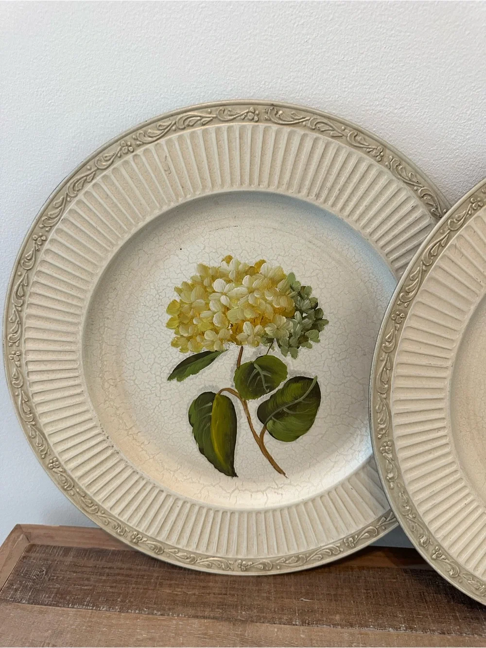 Set 3 Floral Hydrangea Decorative Wall Plates Cream, Pink, Blue, Yellow Fluted
